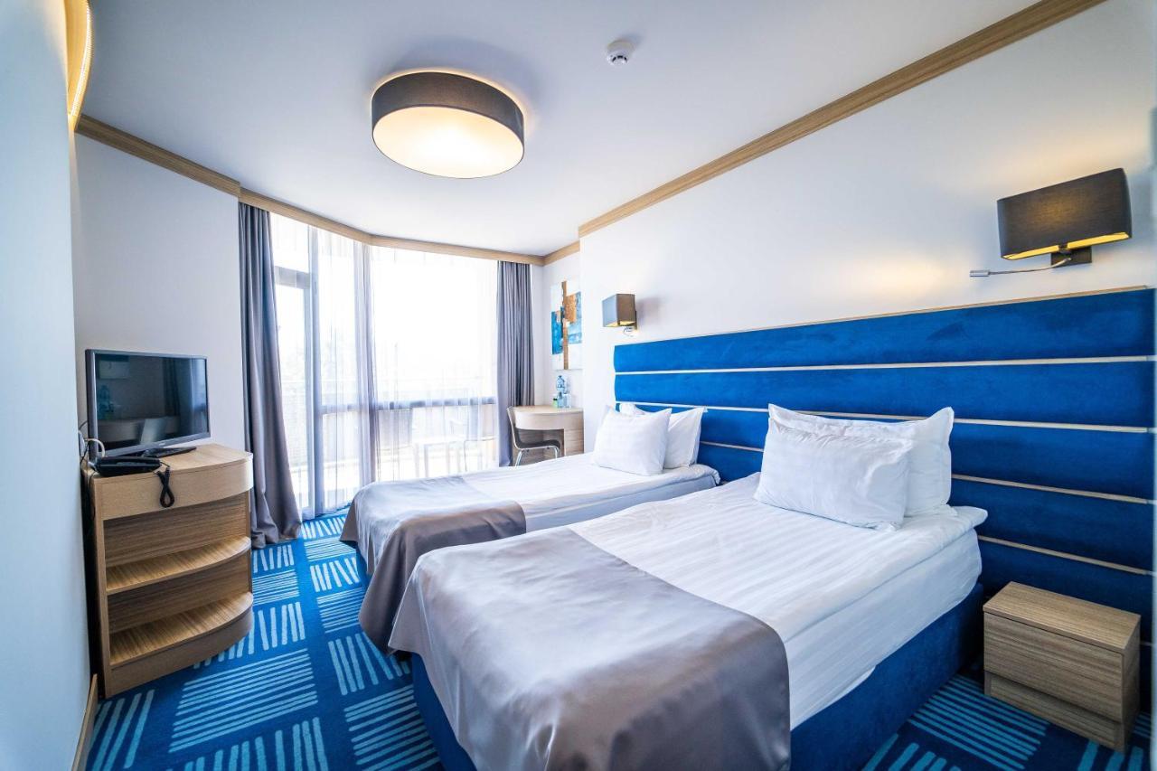 Hvd Viva Club Ultra All Inclusive - Private Beach & Free Parking Golden Sands Exterior foto