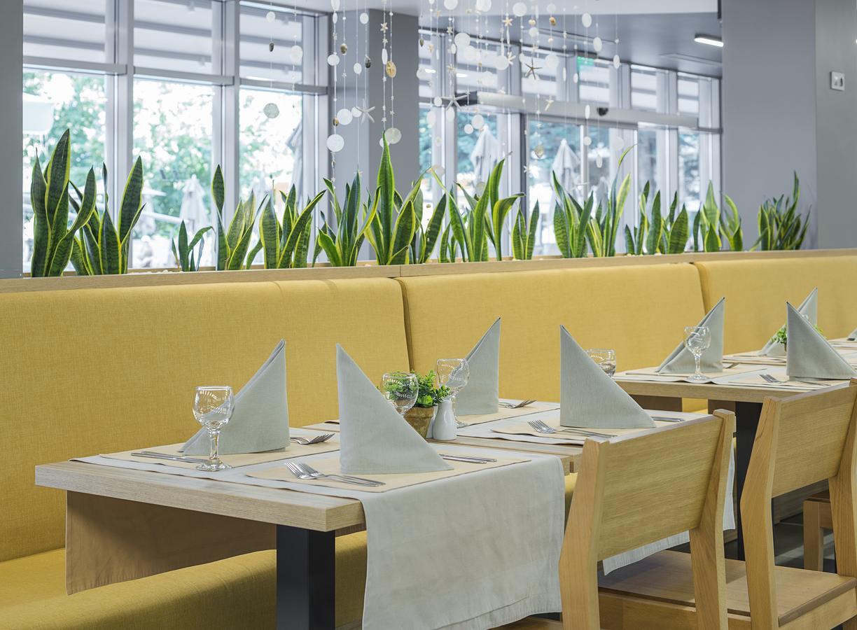Hvd Viva Club Ultra All Inclusive - Private Beach & Free Parking Golden Sands Exterior foto